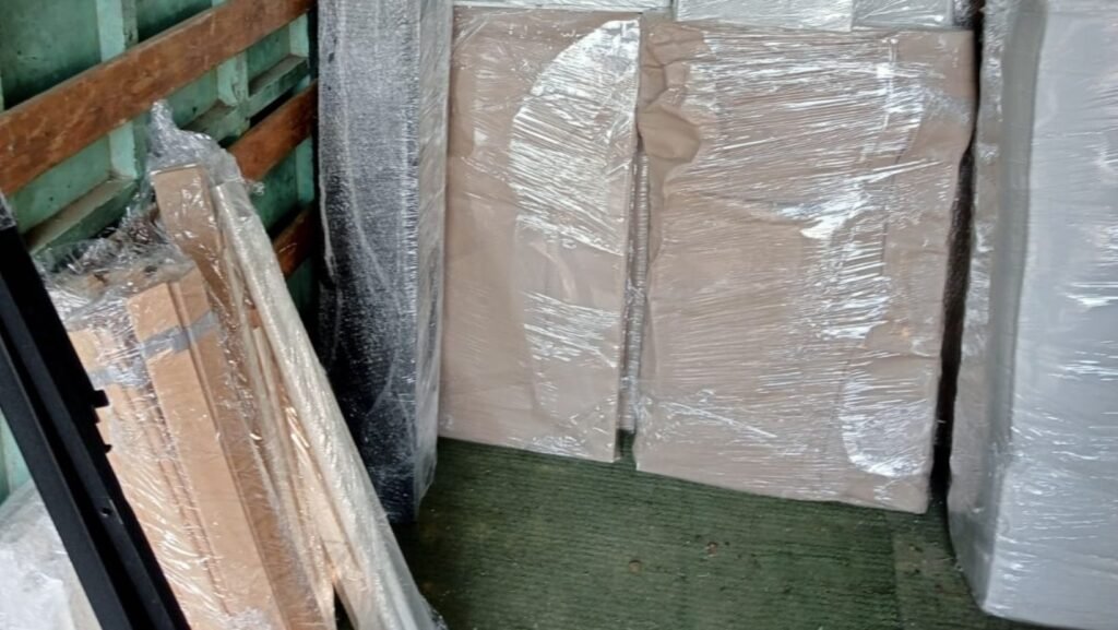 تحميل وتثبيت داخل عريبات نقل عفش مغلقة | الجناح الملكي