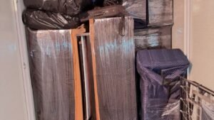 سيارات نقل الاثاث المغلقة - الجناح الملكي